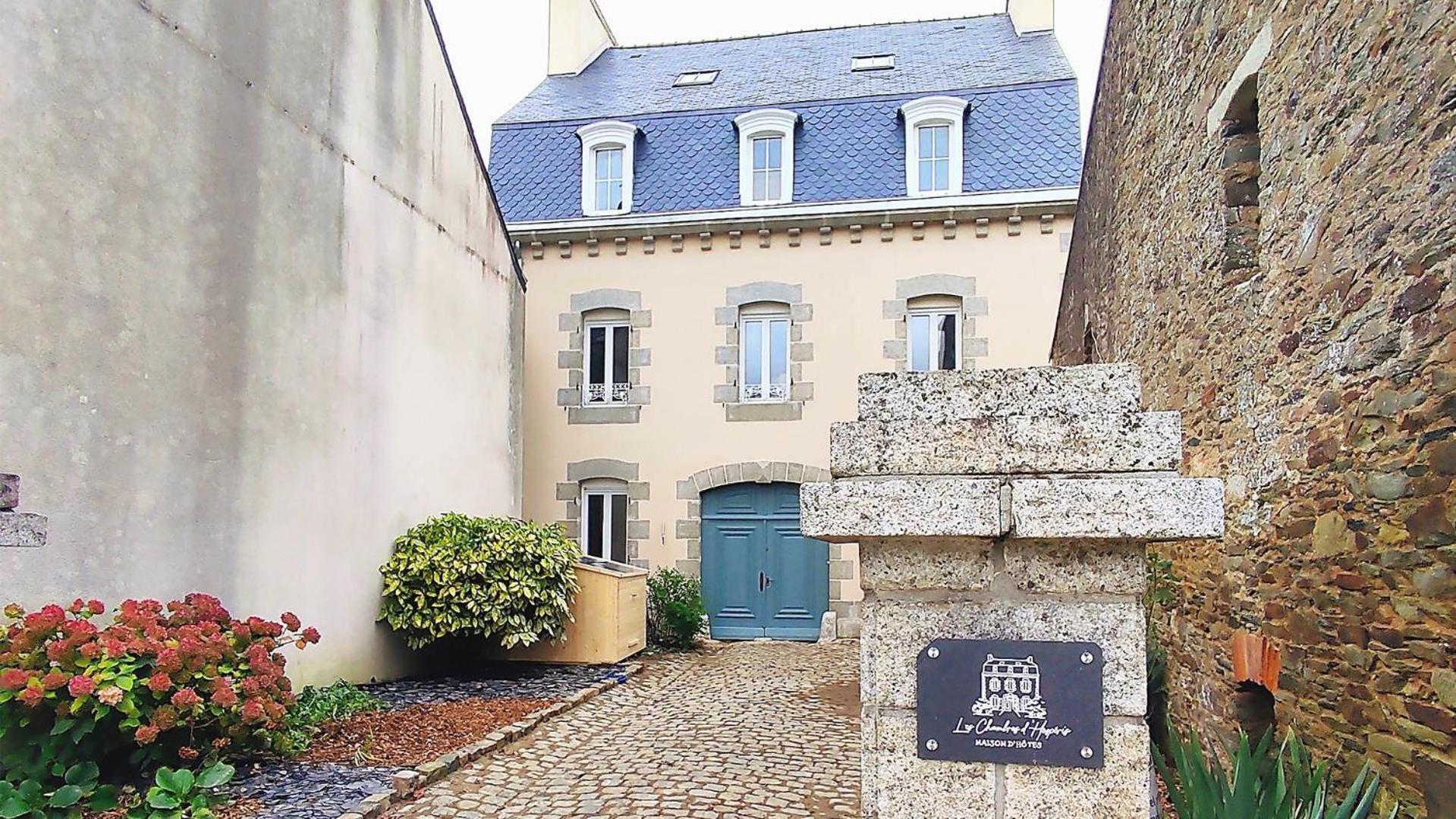Les Chambres D'Hesperis Pleyben Exteriör bild
